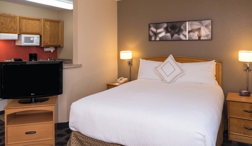 Studio, 1 Queen Bed with Sofa bed (Hearing Accessible)