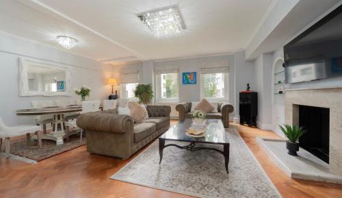 Three-Bedroom Superior Apartment