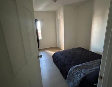 Queen Room with Shared Bathroom