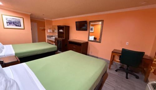 Standard Queen Room