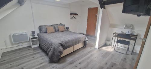 Large Double Room