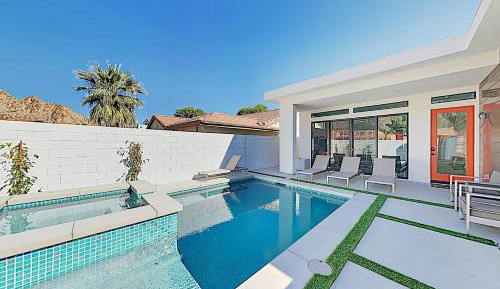 Four bedroom holiday home 