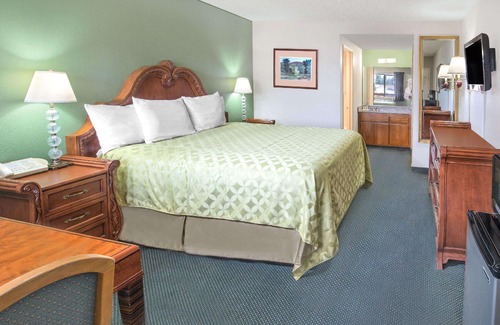 Ontario Hotel | Days Inn by Wyndham Ontario Airport