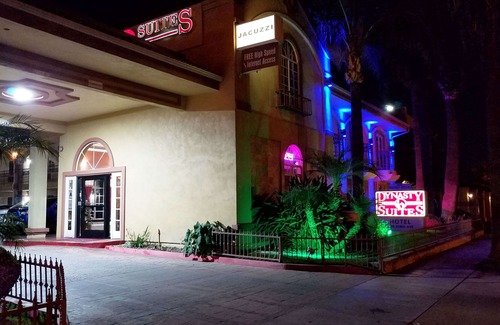 Riverside Hotel | Dynasty Suites Hotel