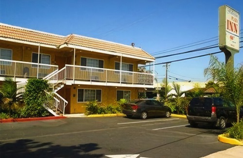 Northwest Anaheim Hotel | Travelodge by Wyndham Fullerton Near Anaheim