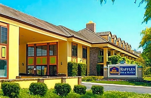 Anaheim Resort Hotel | Best Western Plus Raffles Inn & Suites