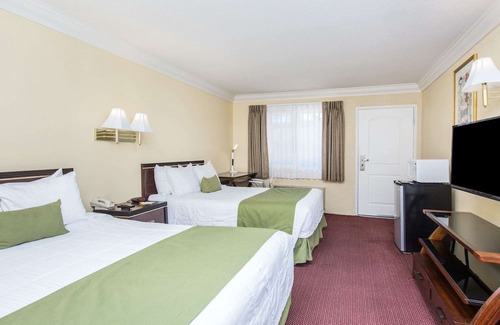 Duarte Hotel | Days Inn by Wyndham Near City of Hope