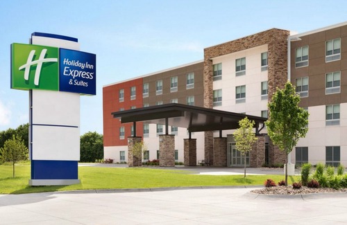 North San Jose Hotel | Holiday Inn Express and Suites San Jose Airport, an Ihg Hotel