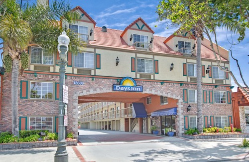 Lawndale Hotel | Days Inn by Wyndham Los Angeles LAX/ Redondo&ManhattanBeach