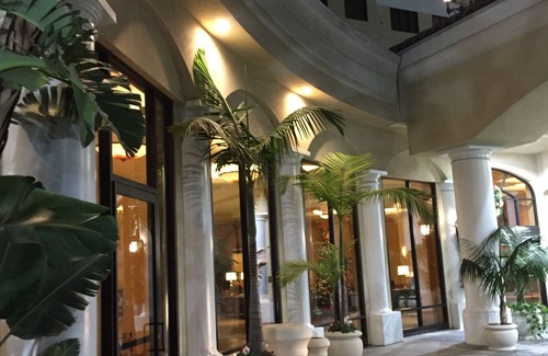 Anaheim Resort Hotel | DoubleTree Suites by Hilton Anaheim Resort/Convention Center