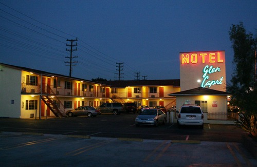Grandview Hotel | Glen Capri Inn Suites Burbank