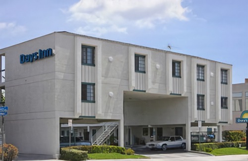 Orange Hotel | Days Inn by Wyndham Orange Anaheim