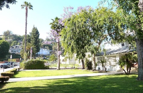 Hollywood Hotel | Orange Drive Hostel