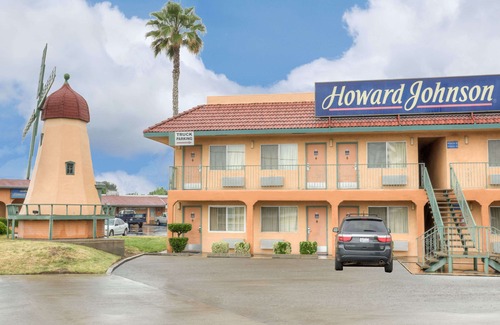 Ceres Hotel | Howard Johnson by Wyndham Modesto Ceres