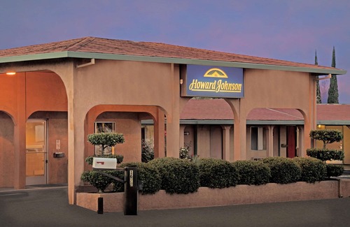 Ceres Hotel | Howard Johnson by Wyndham Modesto Ceres