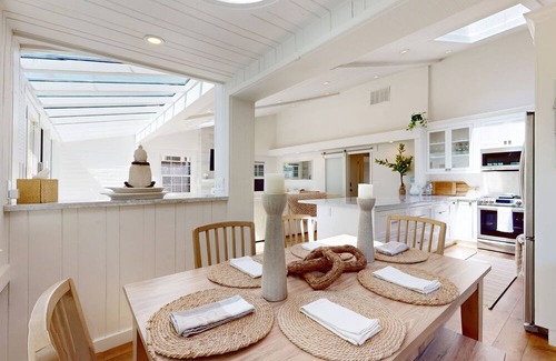 Northeast Carmel House | Relaxing retreat with washer/dryer & cable