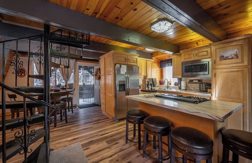 Big Bear Cabin | Secluded Cabin w/Spa & Games!