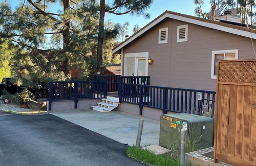 Chatsworth House | Private Studio with Front Door Parking in rustic neighborhood.