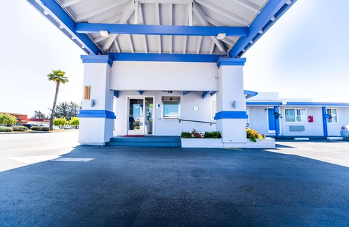 Seaside Hotel | SureStay Hotel by Best Western Seaside Monterey