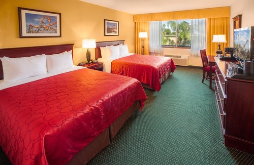 Northwest Anaheim Hotel | Knott's Berry Farm Hotel