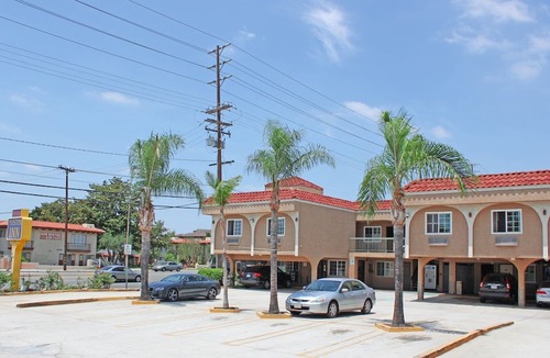 Orange Hotel | Orange Tustin Inn in Orange