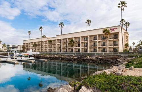 Hollywood Hotel | Hampton Inn Channel Islands Harbor