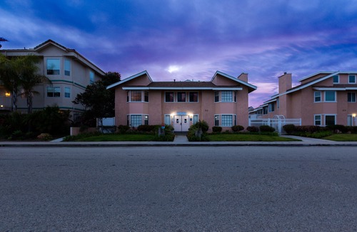 Oxnard Shores Hotel | Channel Island Shores