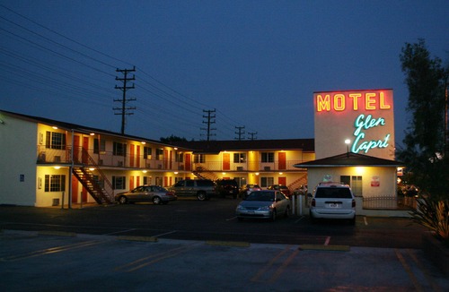 Grandview Hotel | Glen Capri Inn Suites Burbank