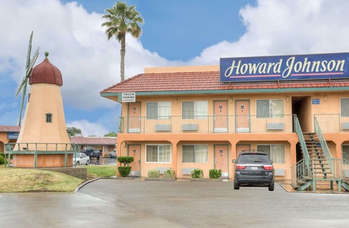 Ceres Hotel | Howard Johnson by Wyndham Modesto Ceres