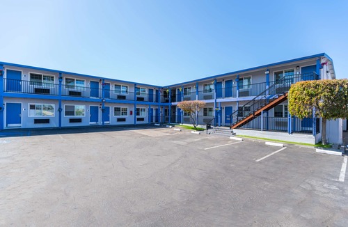 Seaside Hotel | SureStay Hotel by Best Western Seaside Monterey