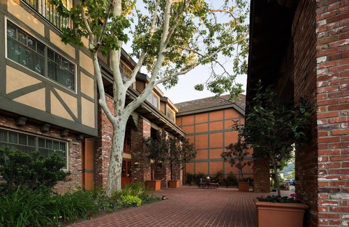 Solvang Hotel | Hotel Corque