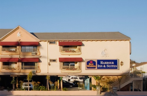Sunset Beach Hotel | Best Western - Harbour Inn & Suites