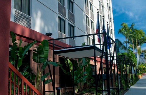 Hollywood Hotel | Hilton Garden Inn Los Angeles / Hollywood