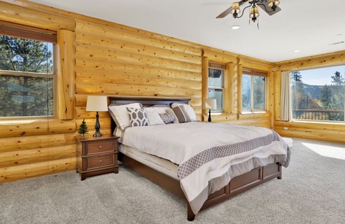 Castle Glen Estates Cabin | 2206-golden Oak Log Cabin 7 Bedroom Home by RedAwning