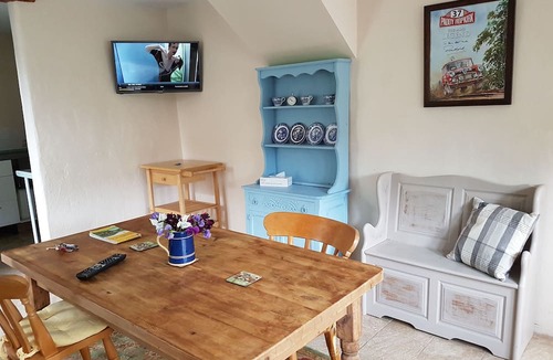 Yealand Redmayne Cottage | Cottage - Sleeps 4 - Pets Ok - Garden - Parking
