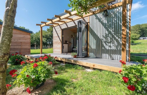 Barnstaple Cabin | Sunset Cabins at The Oaks Woodland Retreat