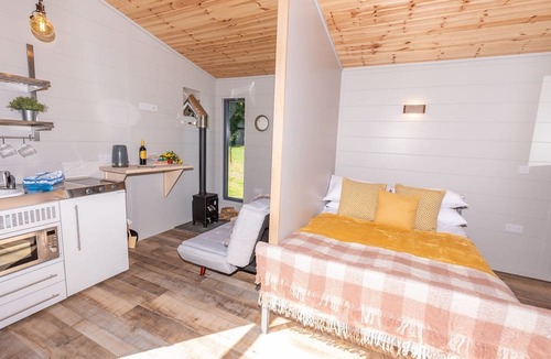 Barnstaple Cabin | Sunset Cabins at The Oaks Woodland Retreat