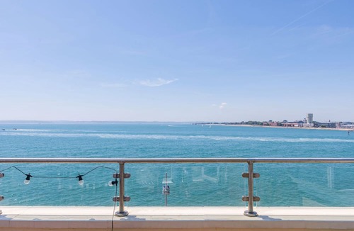 Old Portsmouth Cottage | Battery House