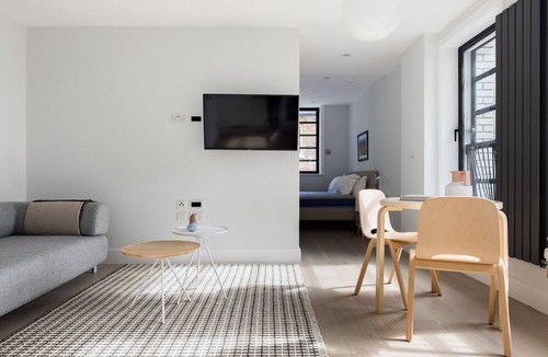 Chinatown Apartment | Calm Leicester Sq Studio - Netflix Nespresso