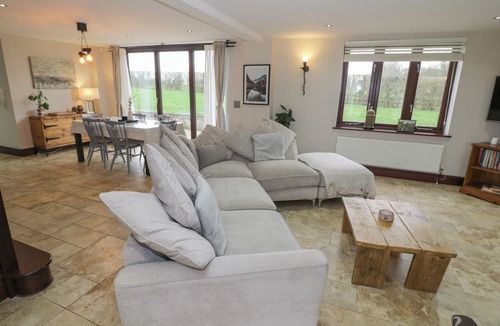 Harvington Cottage | Little Acre