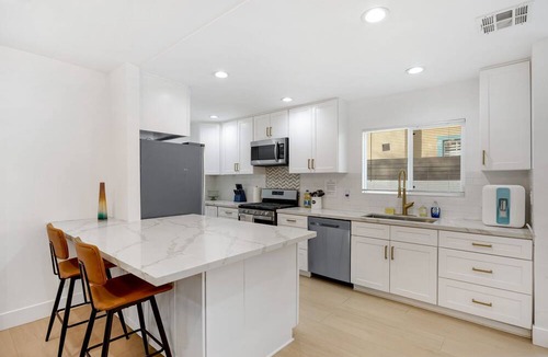 Alhambra House | Delightful south Pasadena home