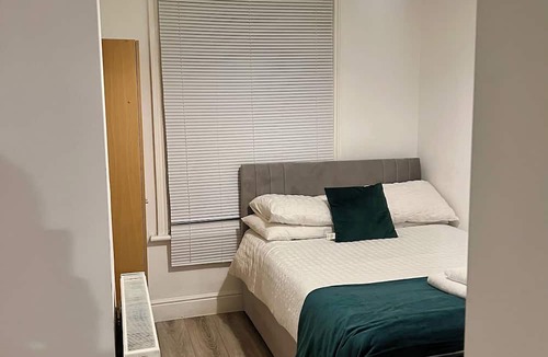 Southsea House | The Coral Guest House Fratton