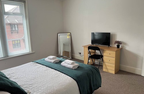 Southsea House | The Coral Guest House Fratton