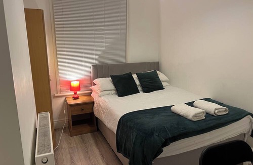 Southsea House | The Coral Guest House Fratton