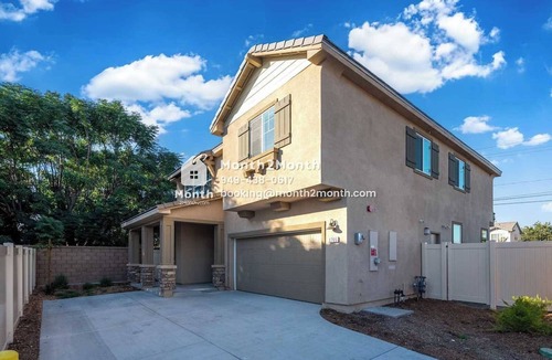 Riverside House | Parkplace Estate Retreat E#42255
