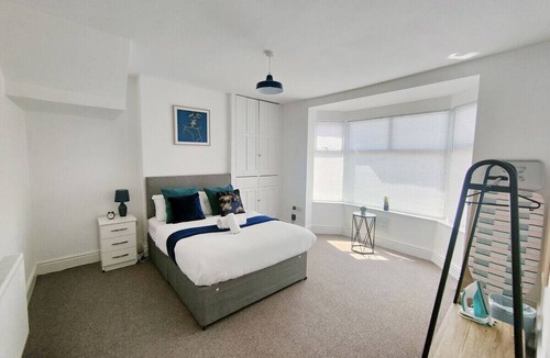 Weston on Trent House | Coventry Comfort: 5-Bedroom Home