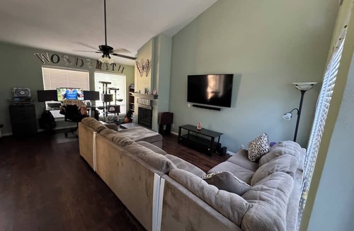 Temecula House | Cozy Cottage Central to Resorts and Wine Country