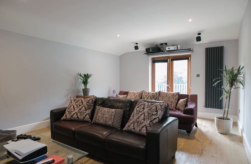 Catford Hostel | EBS London Stay