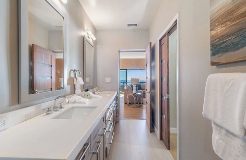 Playa Del Rey House | Beach House-Surf Paradise! 6 bdr/jacuzzi