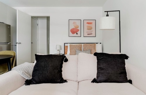Jack London District Apartment | Clean Oakland Studio w/ A/C, nr Water, Easy Highway Access, by Blueground